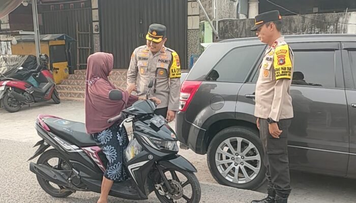 Pastikan Kelancaran Arus Lalu Lintas di Pagi Hari, Kapolres Bangka Barat Laksanakan Strong Point